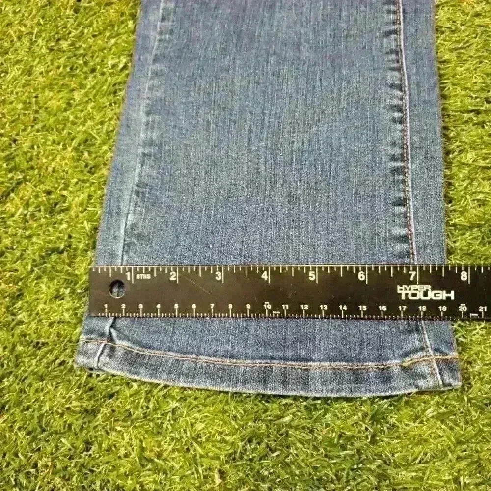 L.L. Bean Women's Classic Fit Bootcut Jeans Size 12MT Medium Wash High Rise - Picture 5 of 8